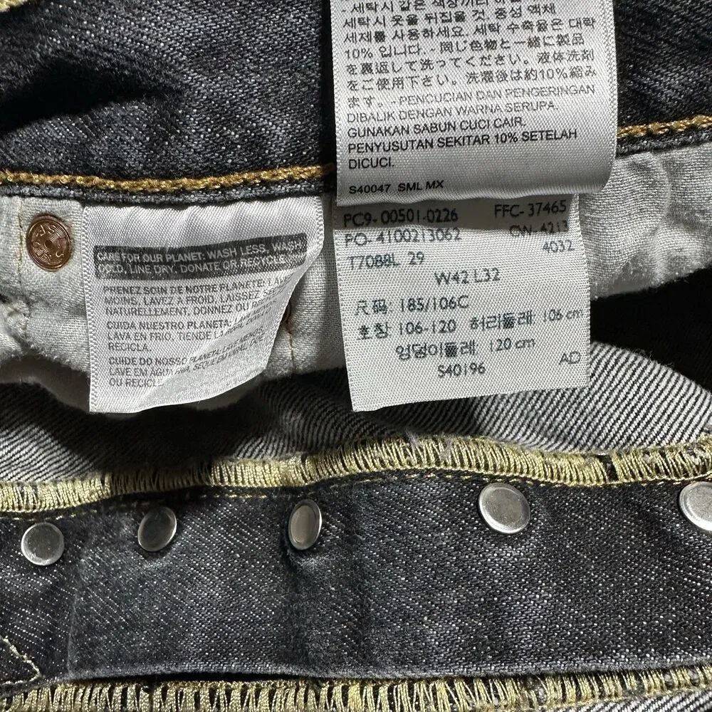 Levis 501 Mens Jeans Black Size 42x32 Measured 38x29 Straight Button Fly
